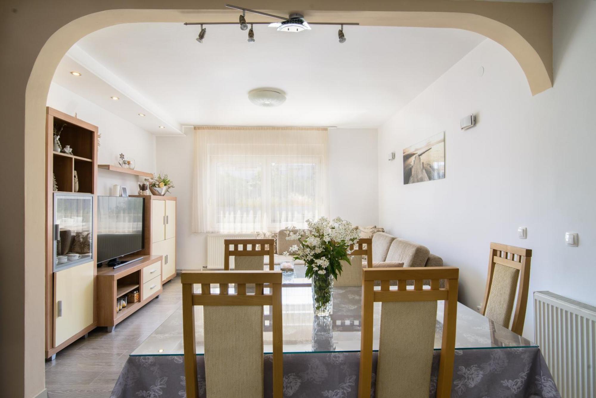 Tonka Apartment